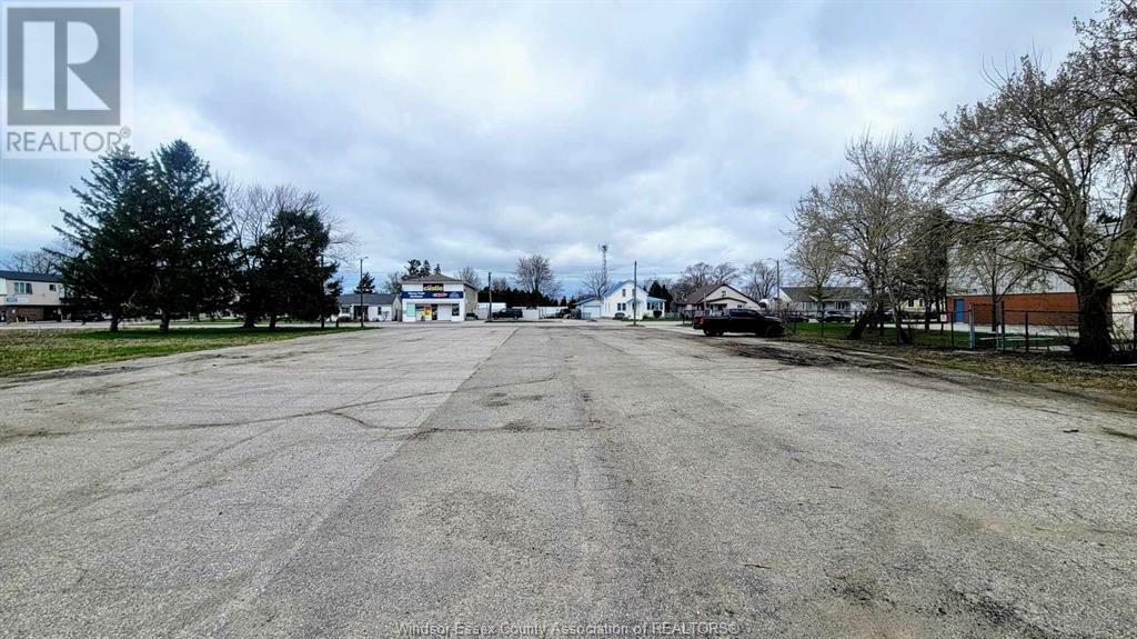 Property Photo:  7119 Tecumseh Road  ON N8T 3K4 