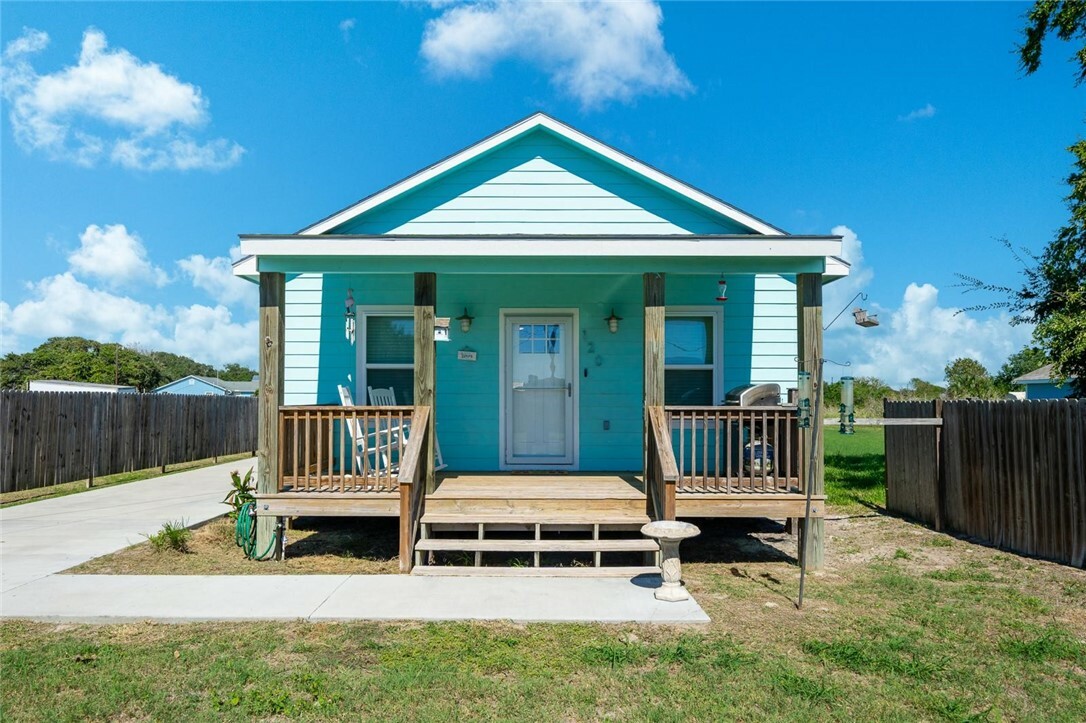 Property Photo: 120 E Cornwall Street TX 78382