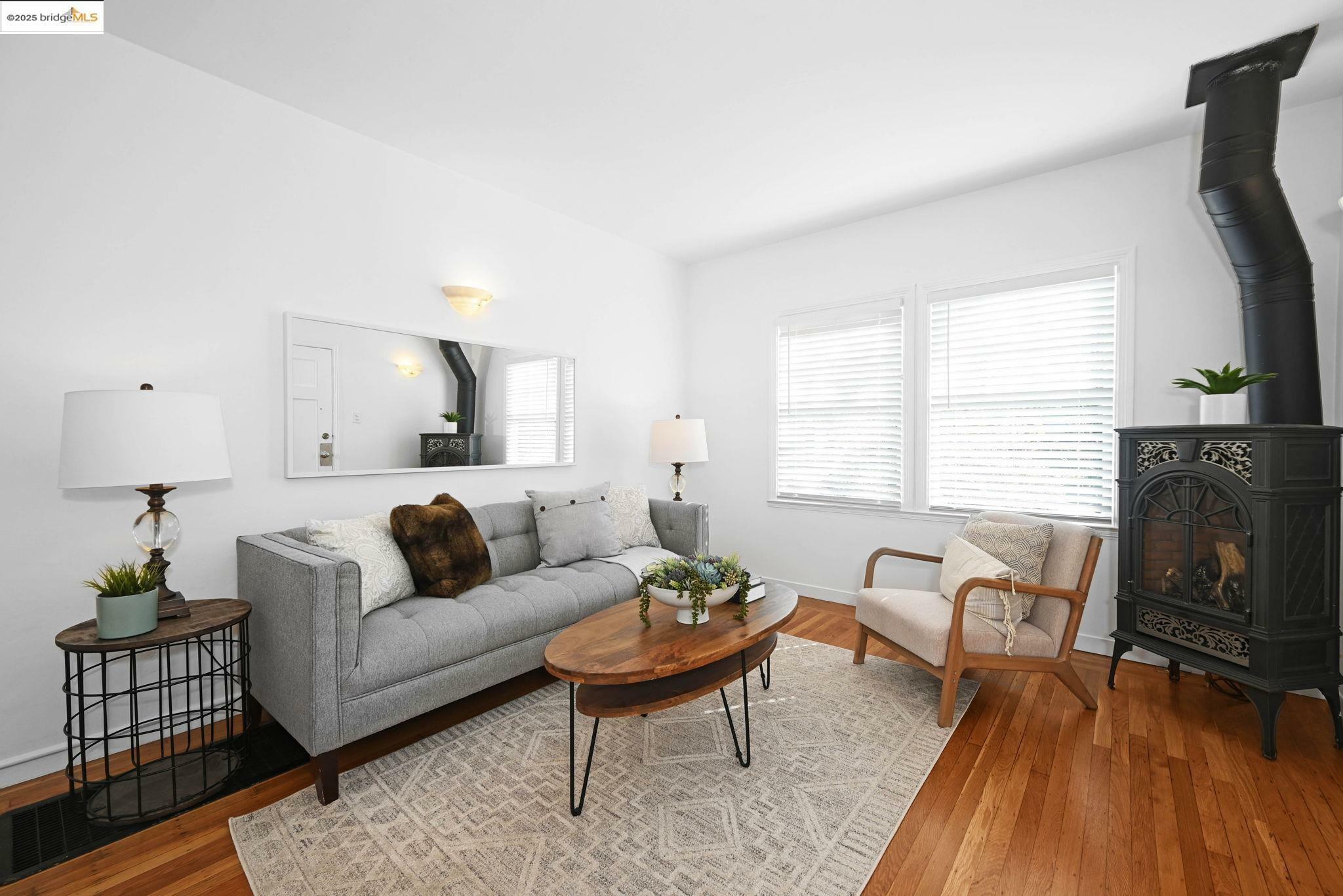 Property Photo: 3008 Deakin St CA 94705
