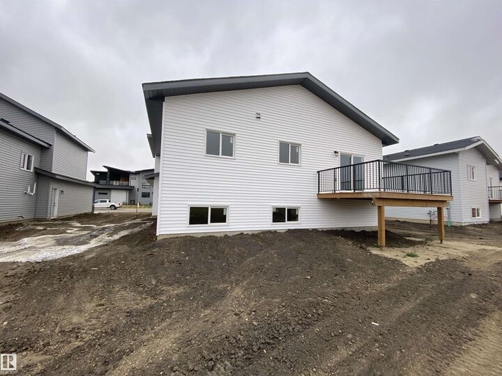Photo de la propriété:  5417 60 Avenue  AB T9C 1J4