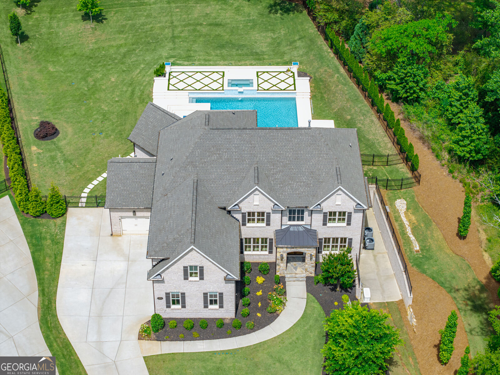 Property Photo: 2535 Lake View Court GA 30004