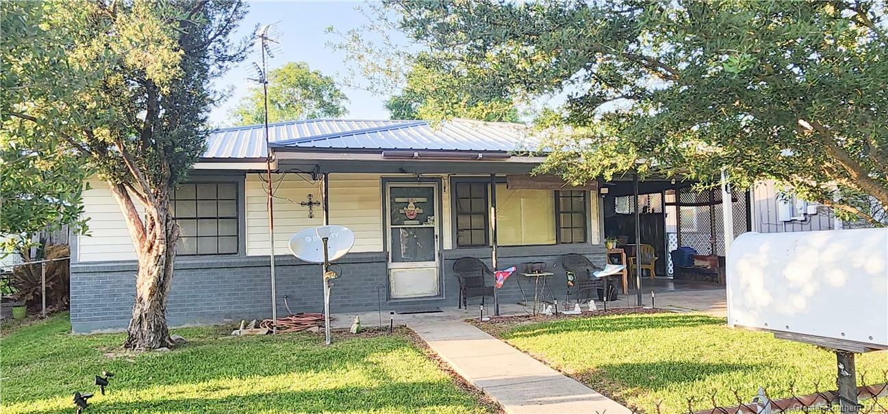 Property Photo: 1728 W Wehrt Street LA 70669