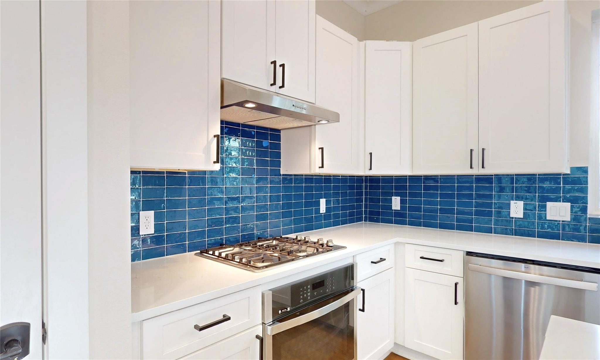 Property Photo: 1705 Wycliffe Drive B TX 77043