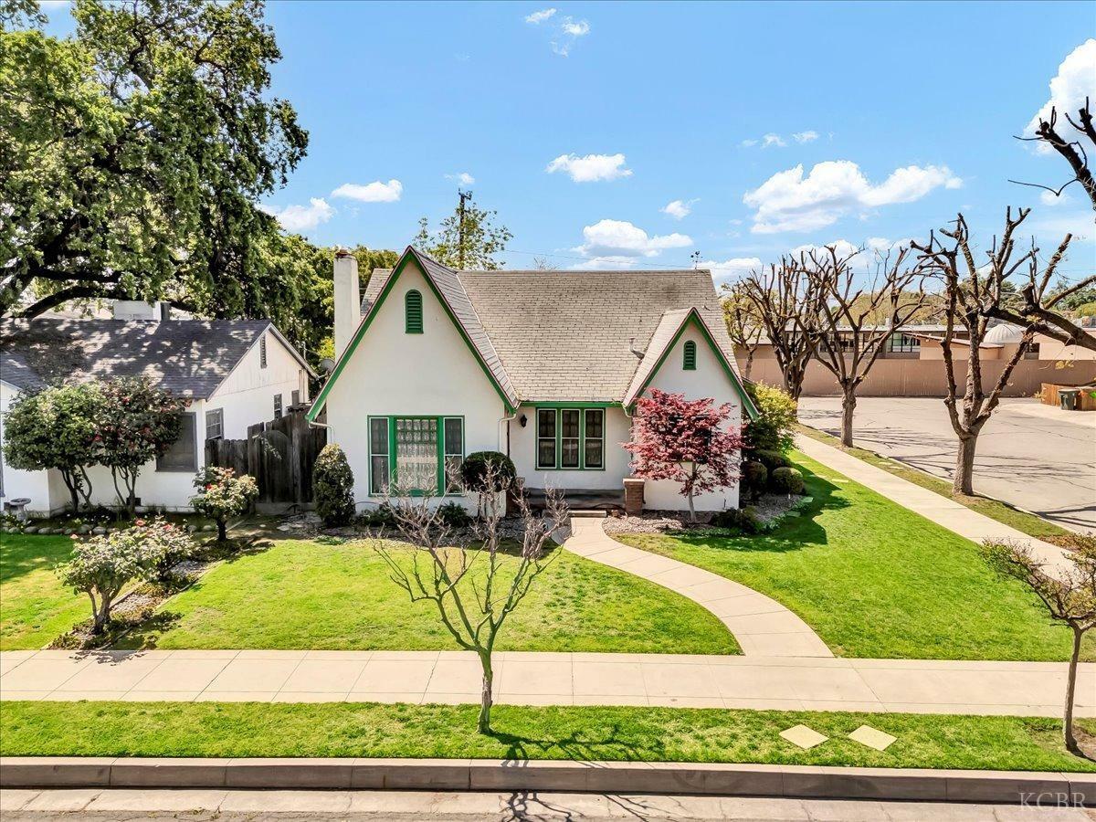 Property Photo: 615 W Myrtle Avenue CA 93277