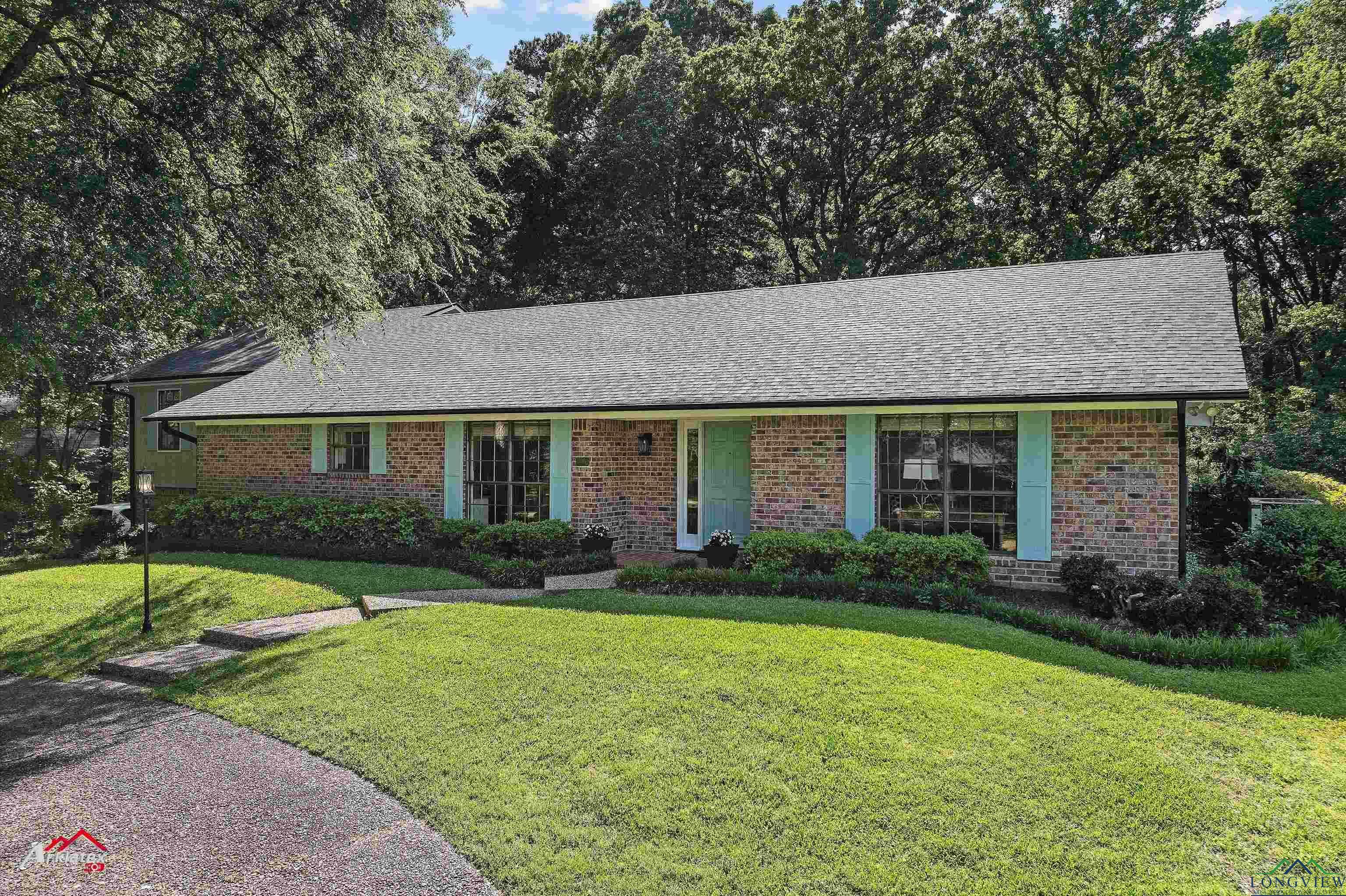 Property Photo: 403 Yates TX 75672