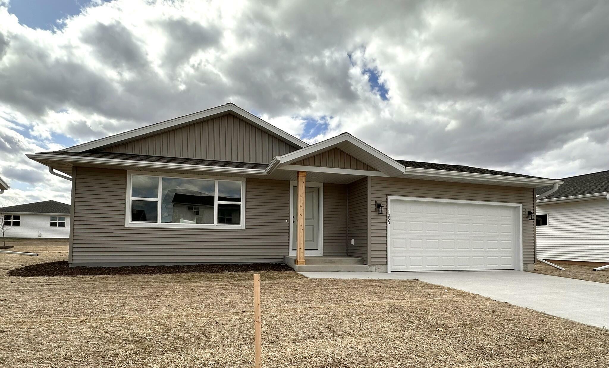 Property Photo: 1030 McNish Ct WI 53085