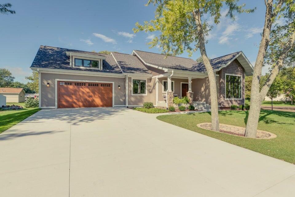 8026 107th Ave  Pleasant Prairie WI 53158 photo
