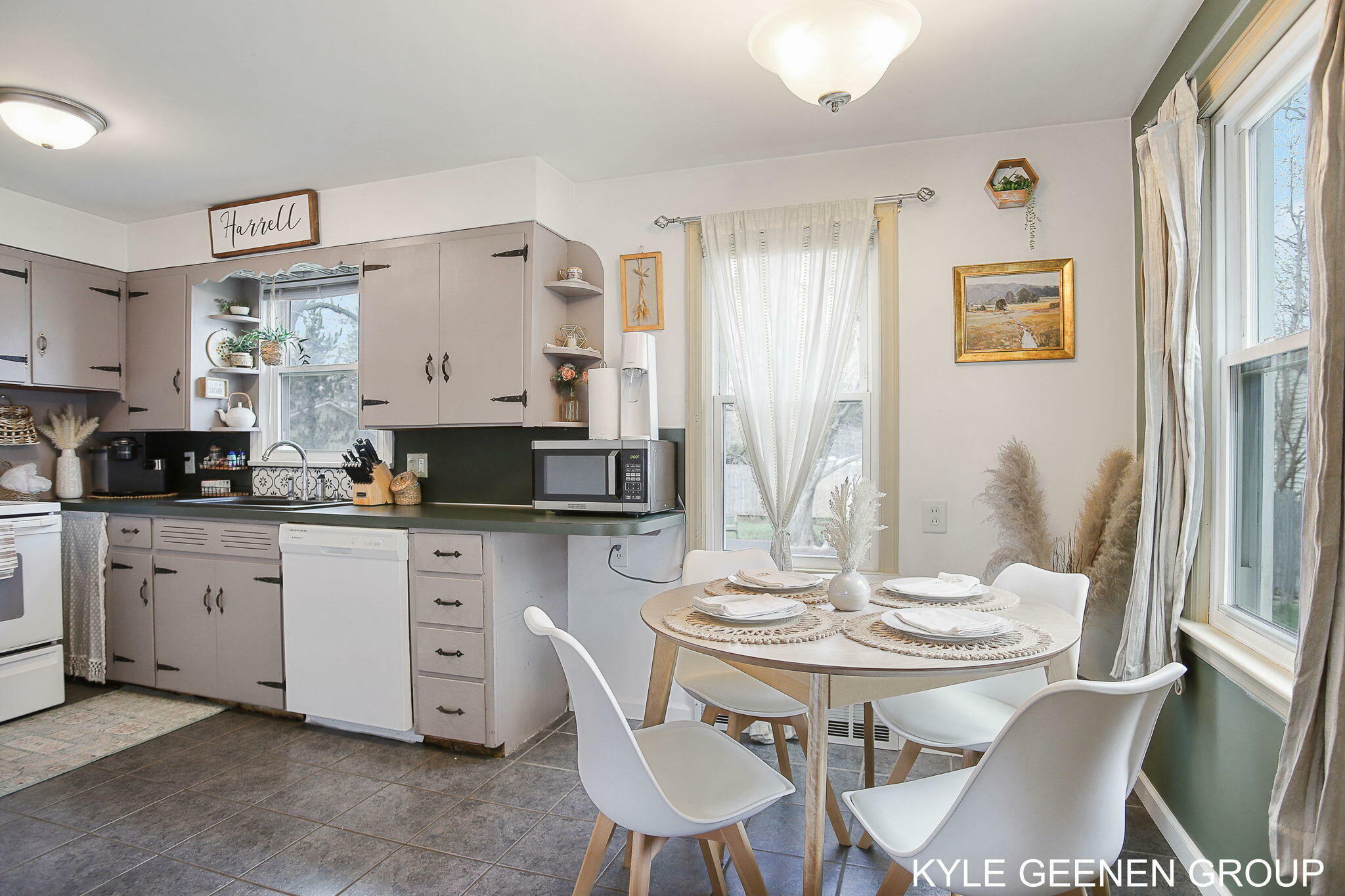Property Photo: 948 Columbia Avenue MI 49423