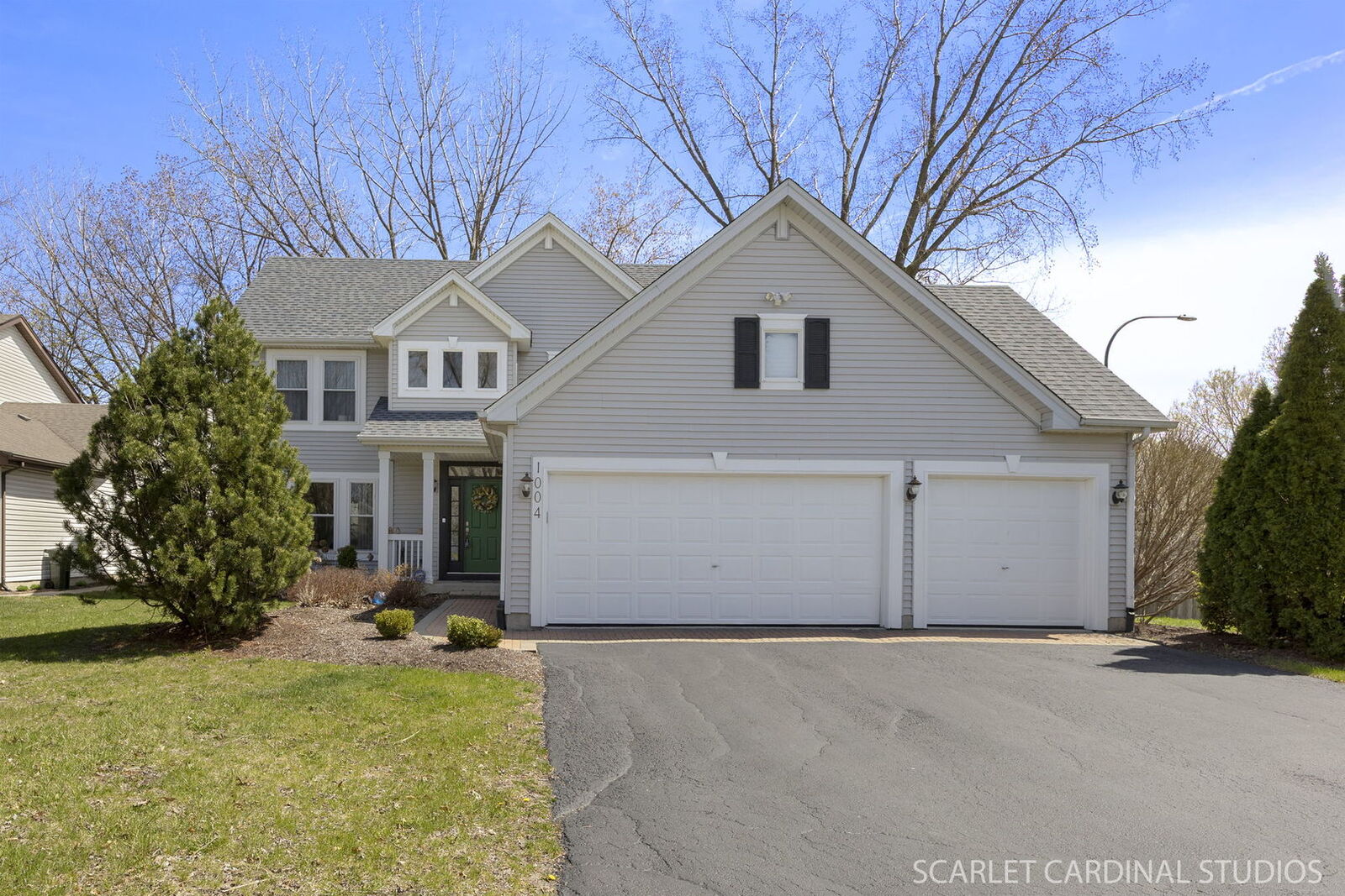 Property Photo: 1004 Mandalay Court IL 60563