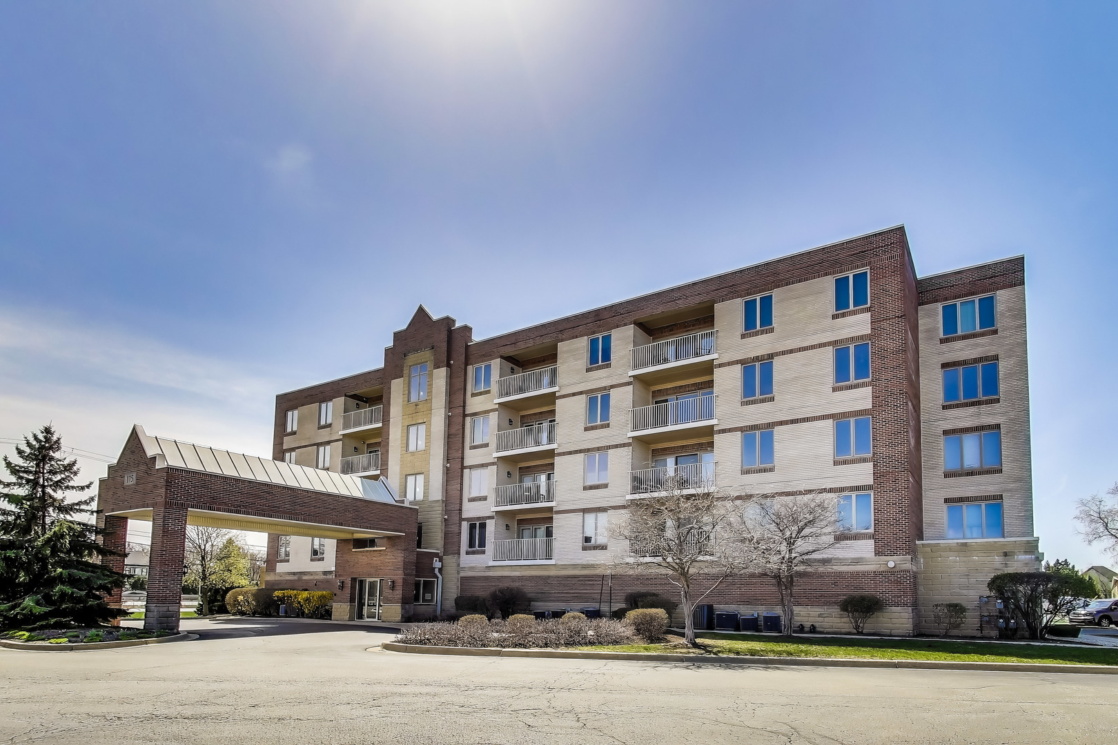 Property Photo: 175 W Brush Hill Road 103 IL 60126