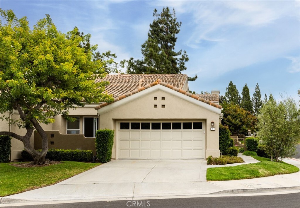 Property Photo: 1 Calle Del Sur CA 92688