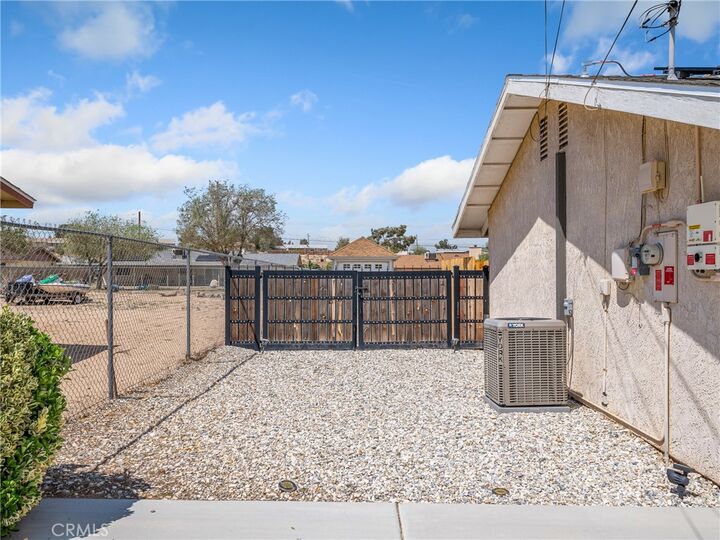 Property Photo: 18890 Madrone Street CA 92345