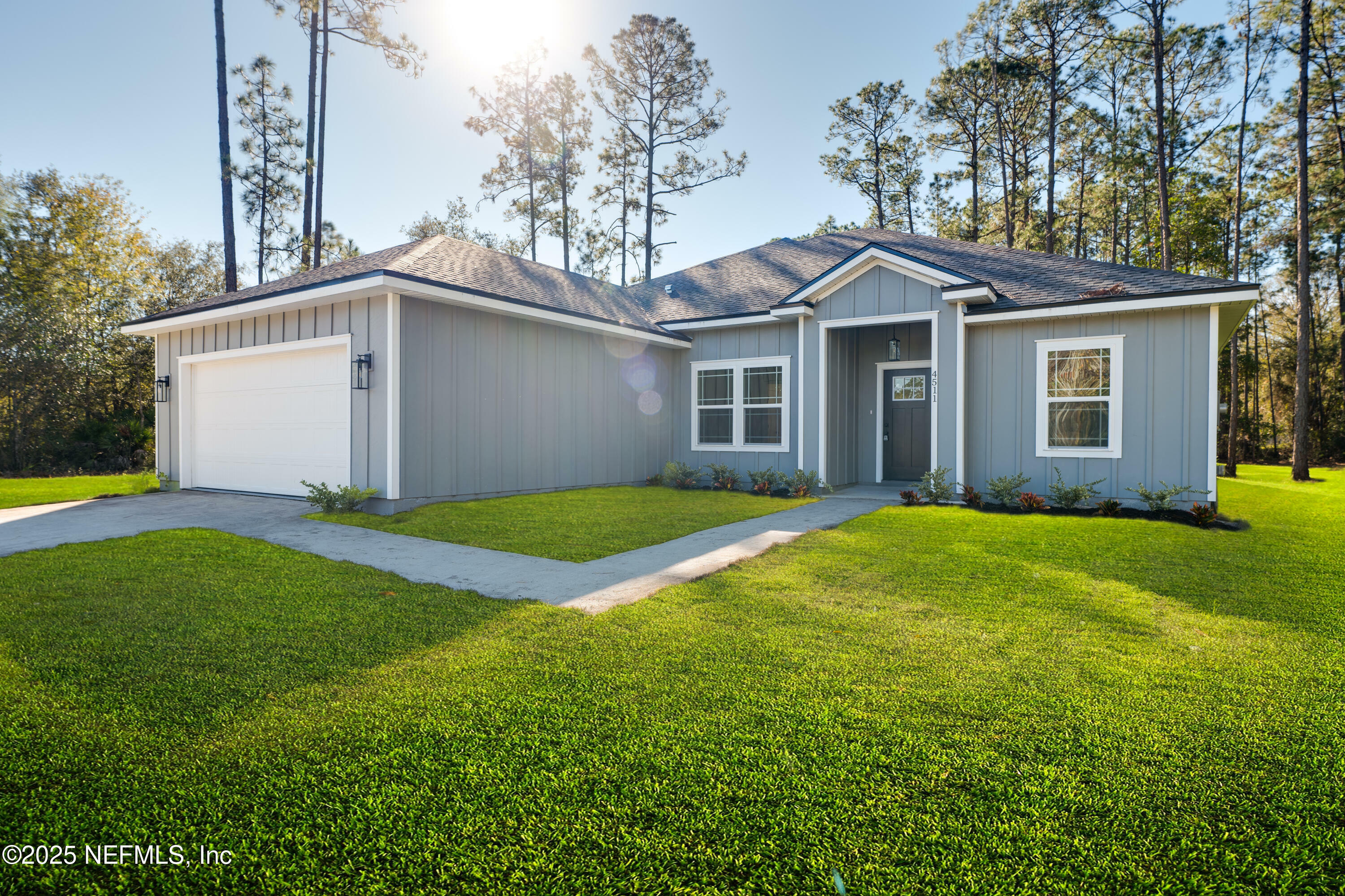 Property Photo: 2500 Indigo Avenue FL 32068