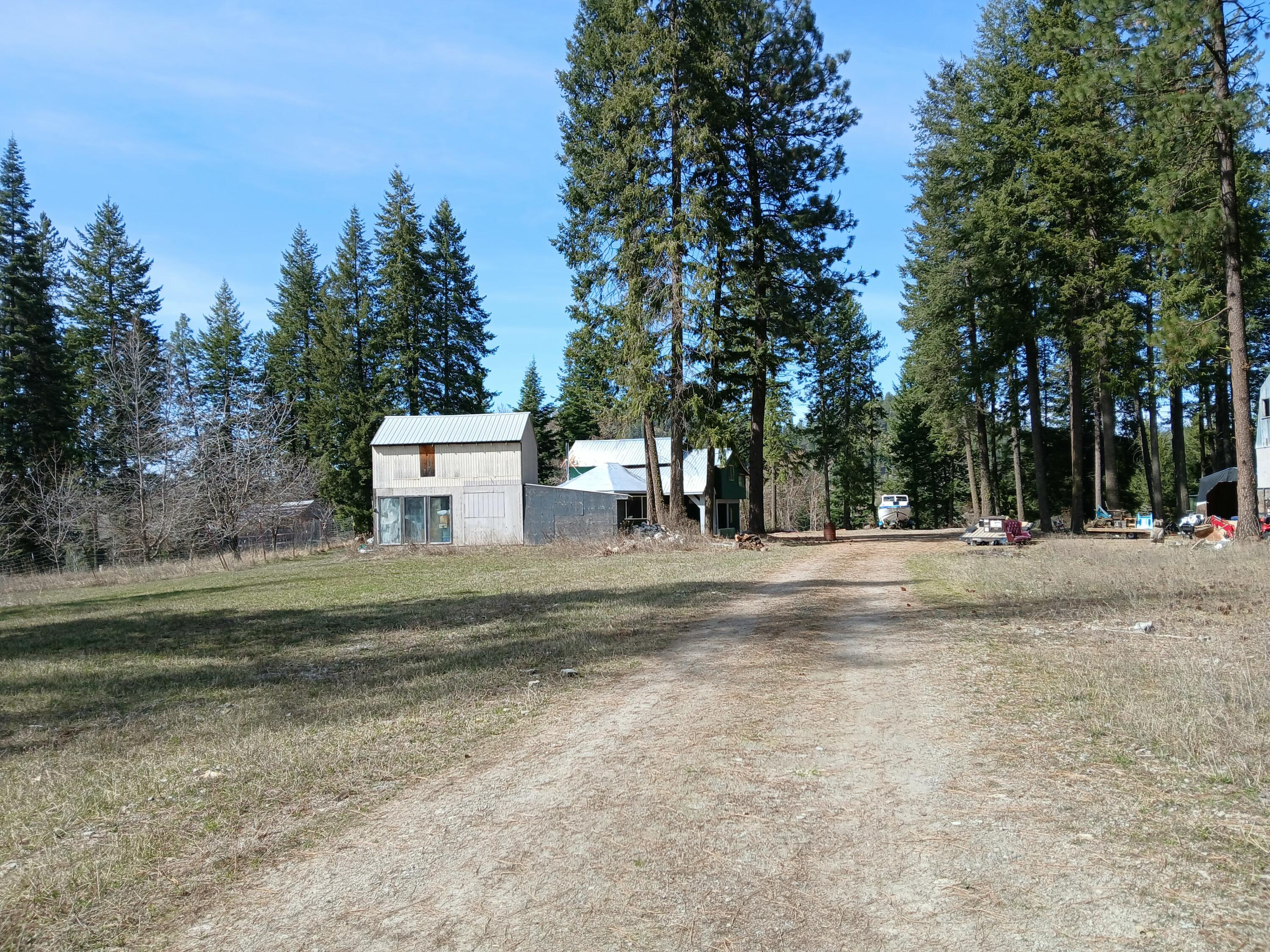 Property Photo: 4224 Grouse Creek Rd WA 99148
