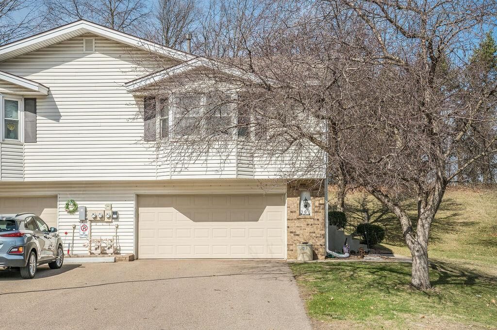 Property Photo:  368 Upper Wood Way  MN 55337 