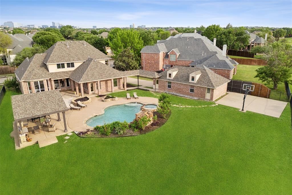 Property Photo: 5019 Verdant Valley Drive TX 75034