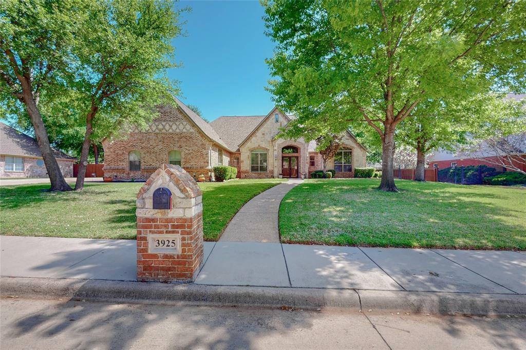 Property Photo: 3925 Westway Terrace TX 76179