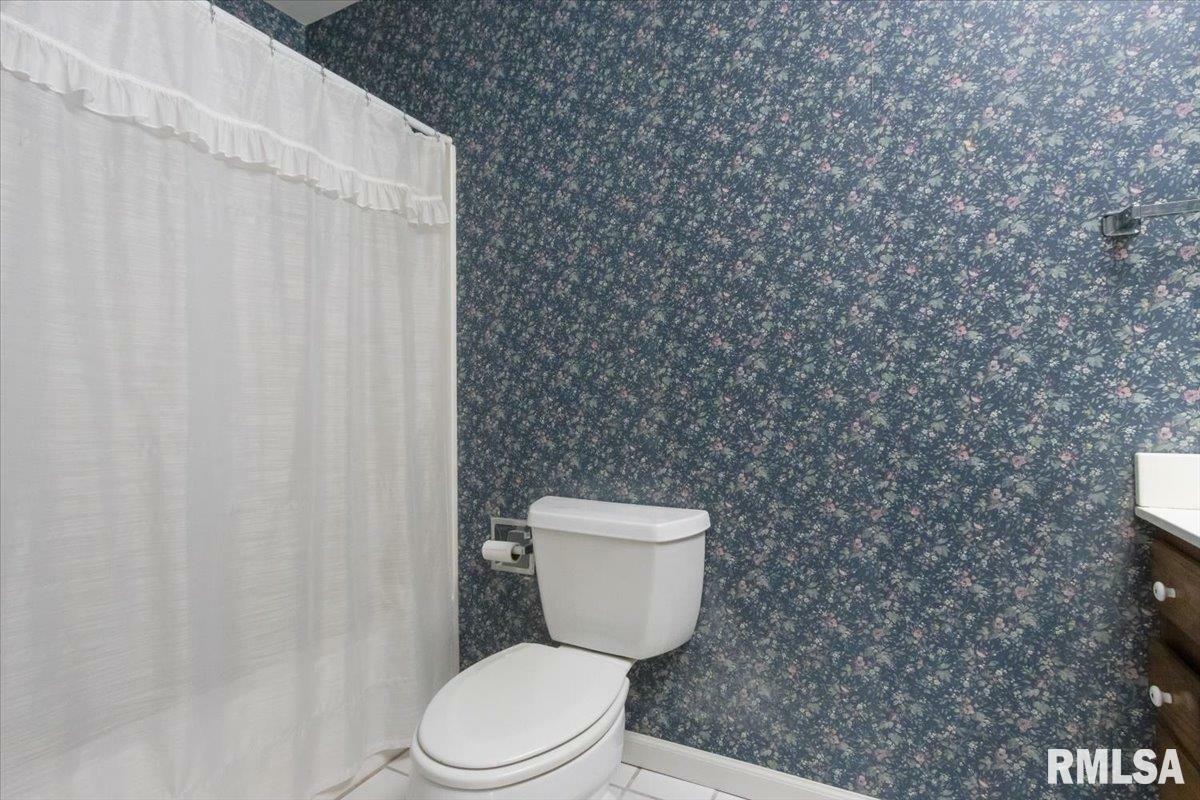 Property Photo: 1390 Riggert Road IL 61548