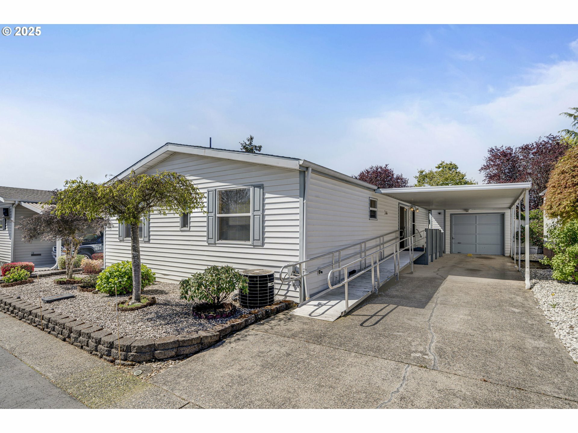 Property Photo: 5101 NE 121st Ave 53 WA 98682
