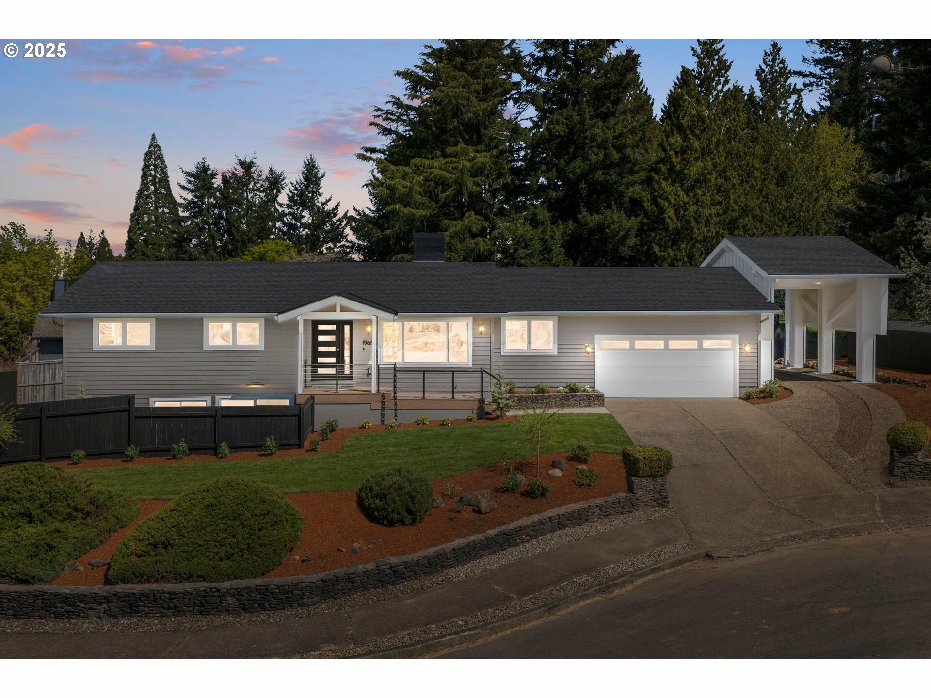 Property Photo: 19666 Kapteyns St OR 97068