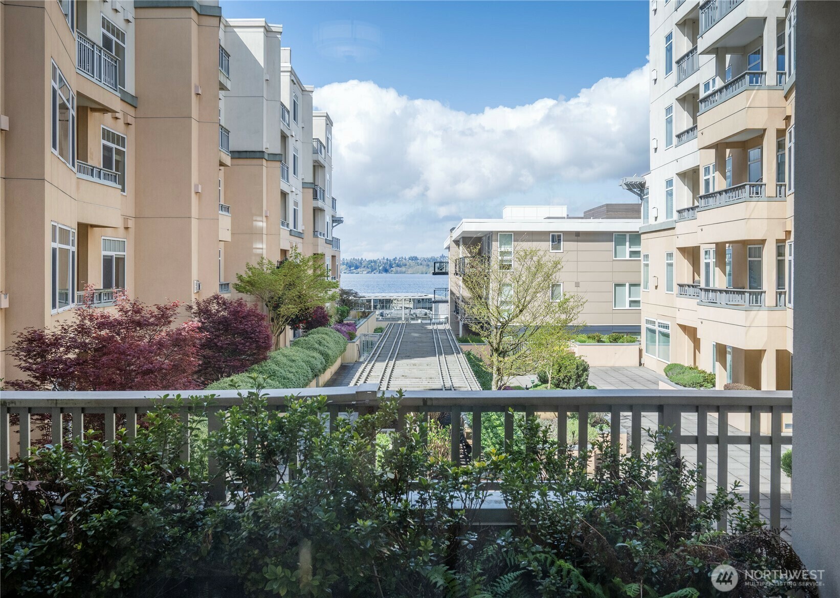 Property Photo: 109 2nd Street S 326 WA 98033