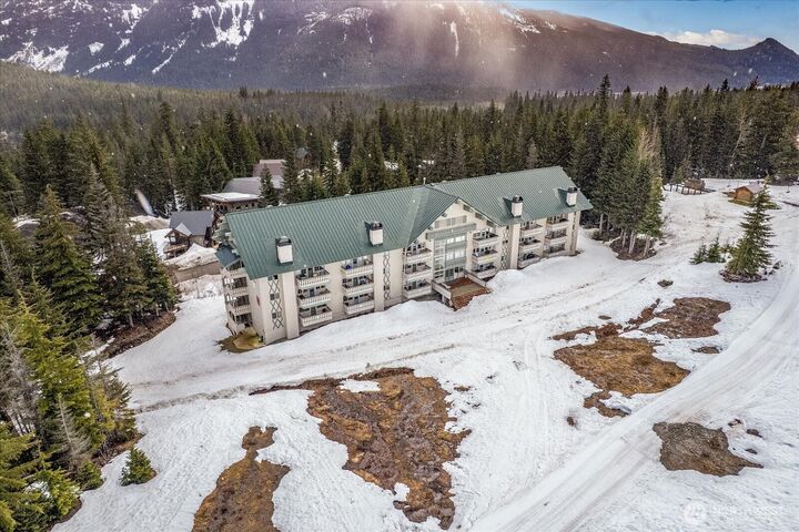 Property Photo:  220  Tanner Way 312  WA 98068 