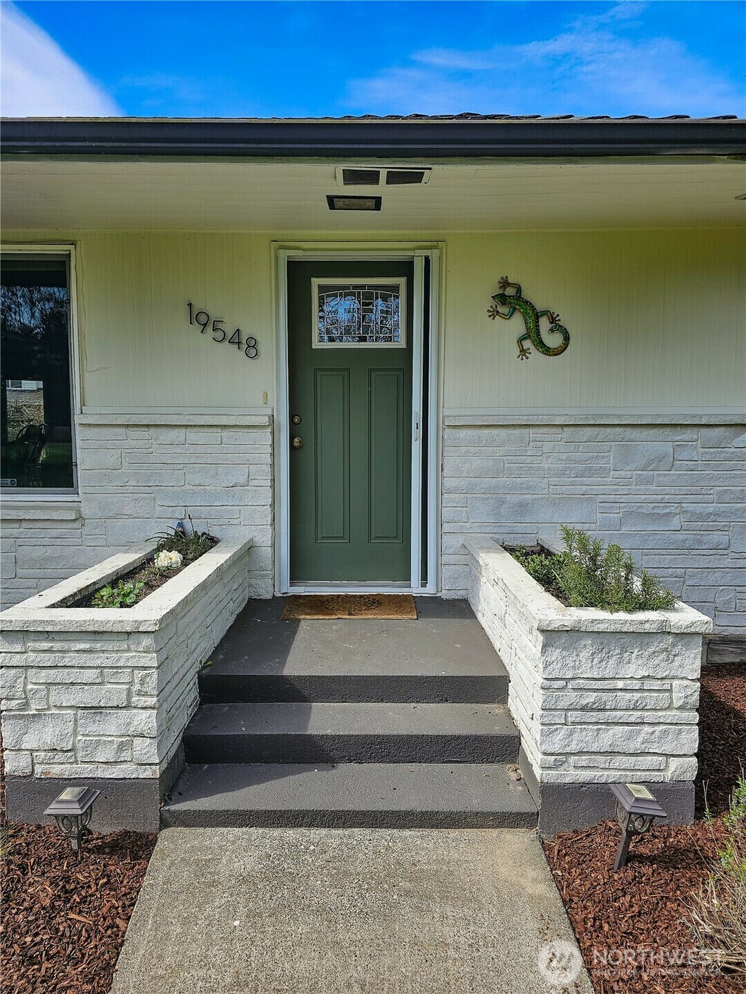 Property Photo: 19548 Tellesbo Lane WA 98273