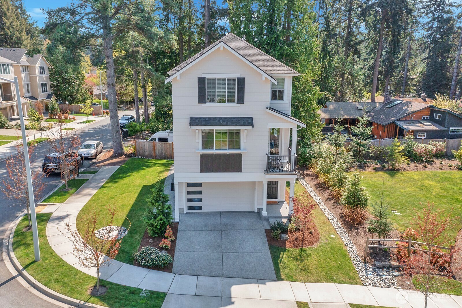 Property Photo: 8904 231st Place SW WA 98026