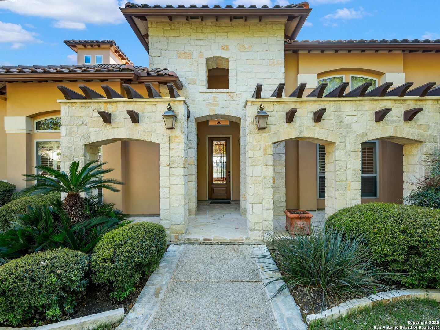 Property Photo: 24 Champions Way TX 78258