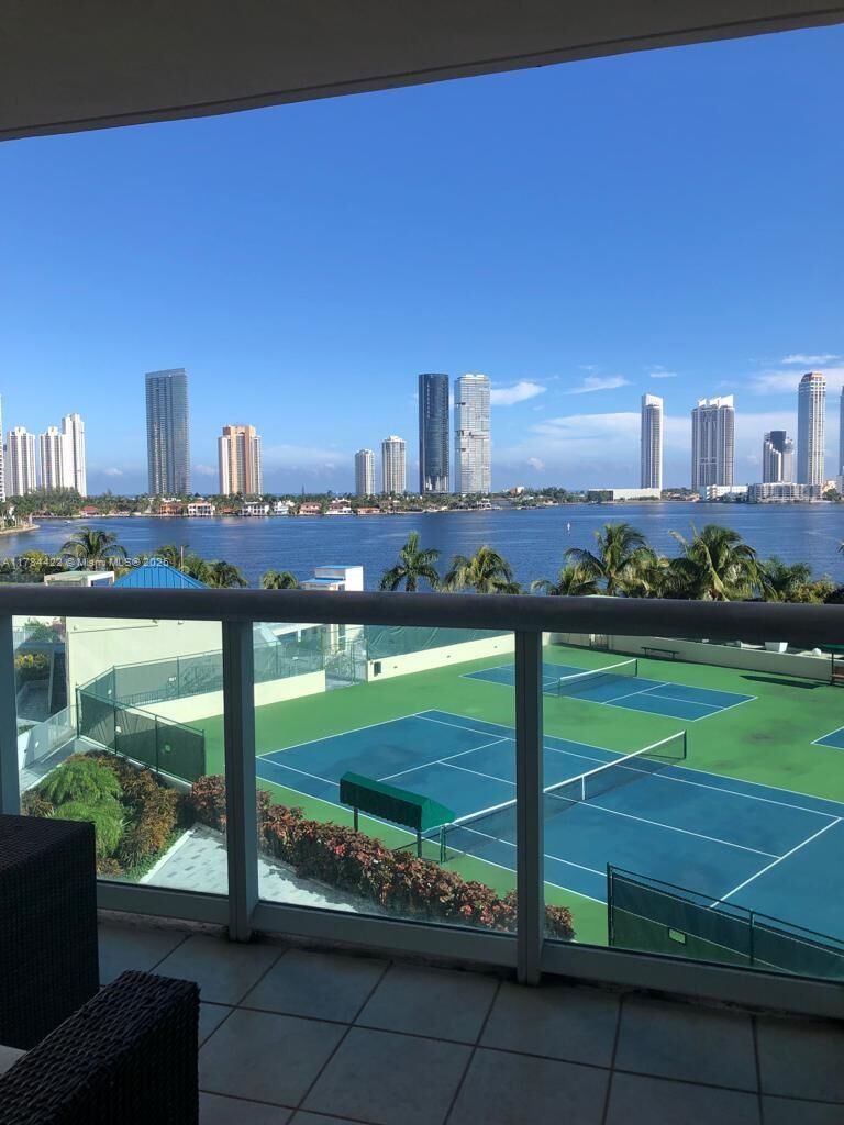 Property Photo: 3370 Hidden Bay Dr 712 FL 33180
