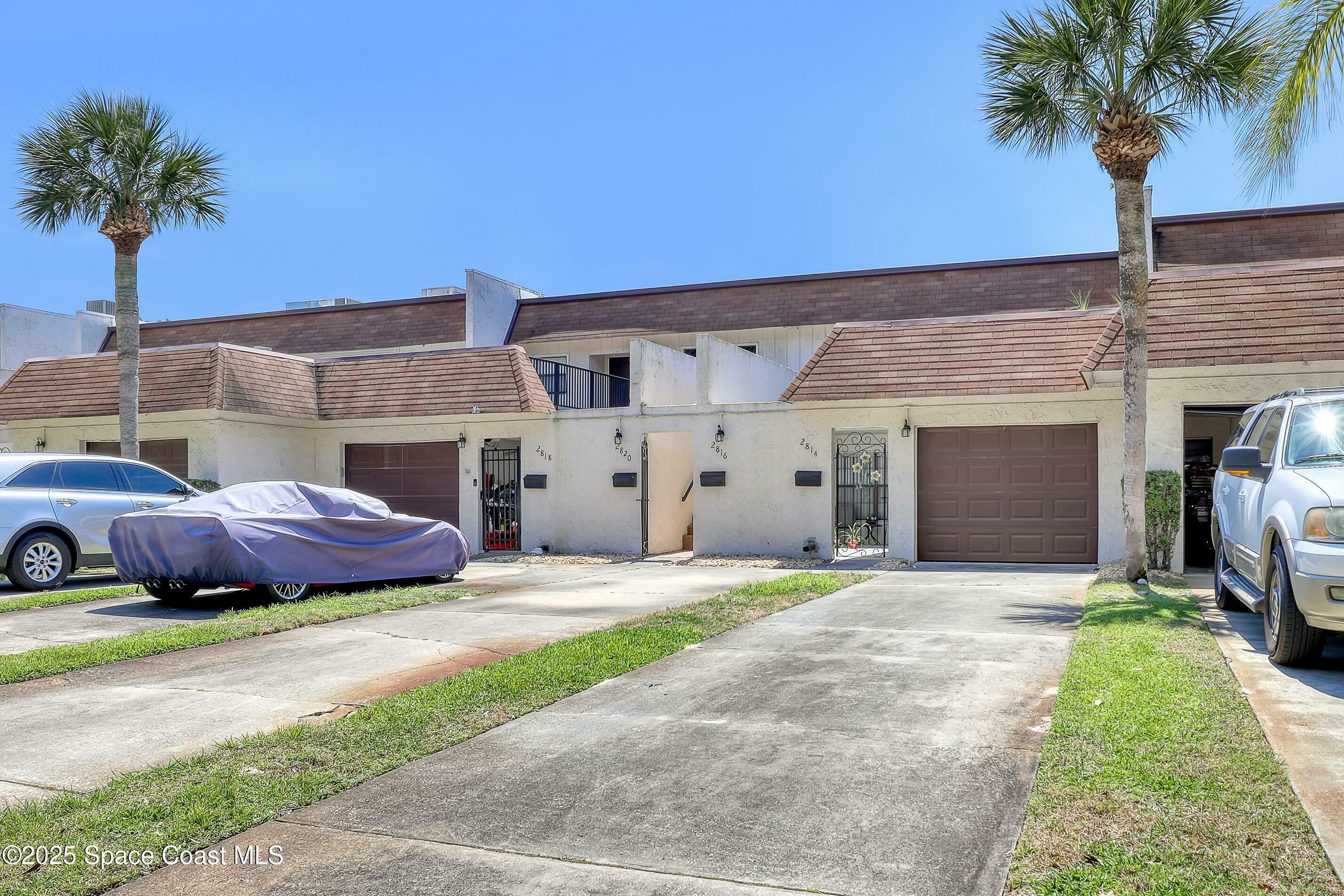 Property Photo: 2814 Demaret Drive FL 32780