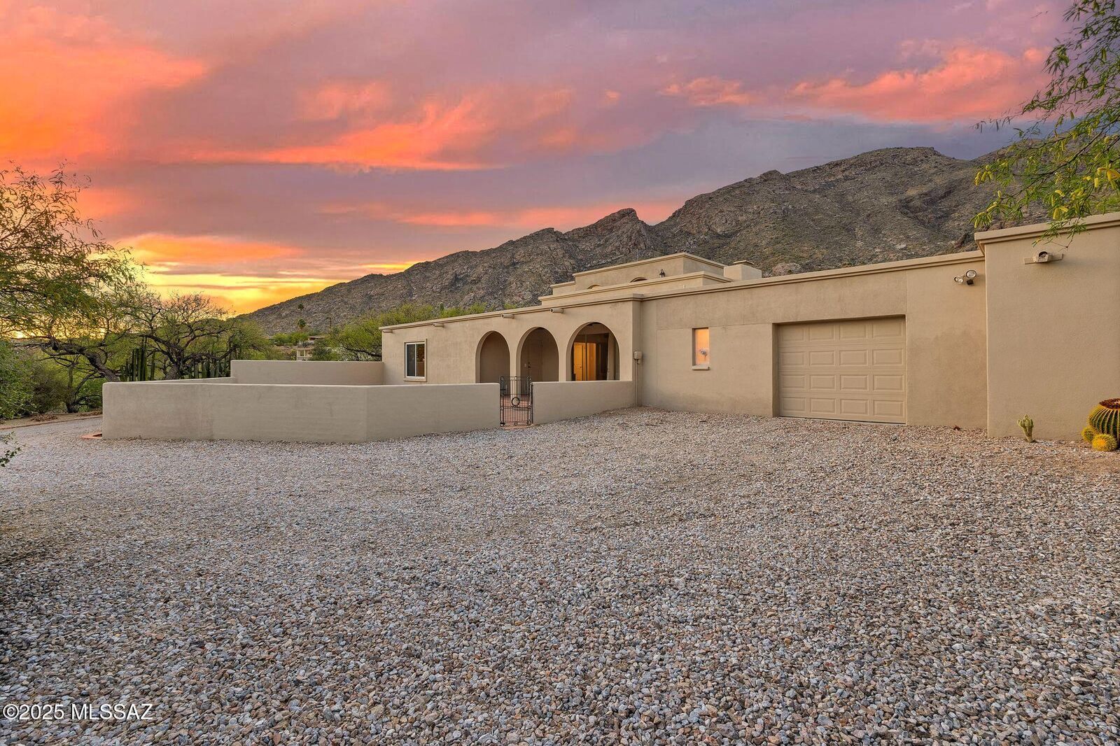 Property Photo: 6770 N Mamaronick Drive AZ 85718