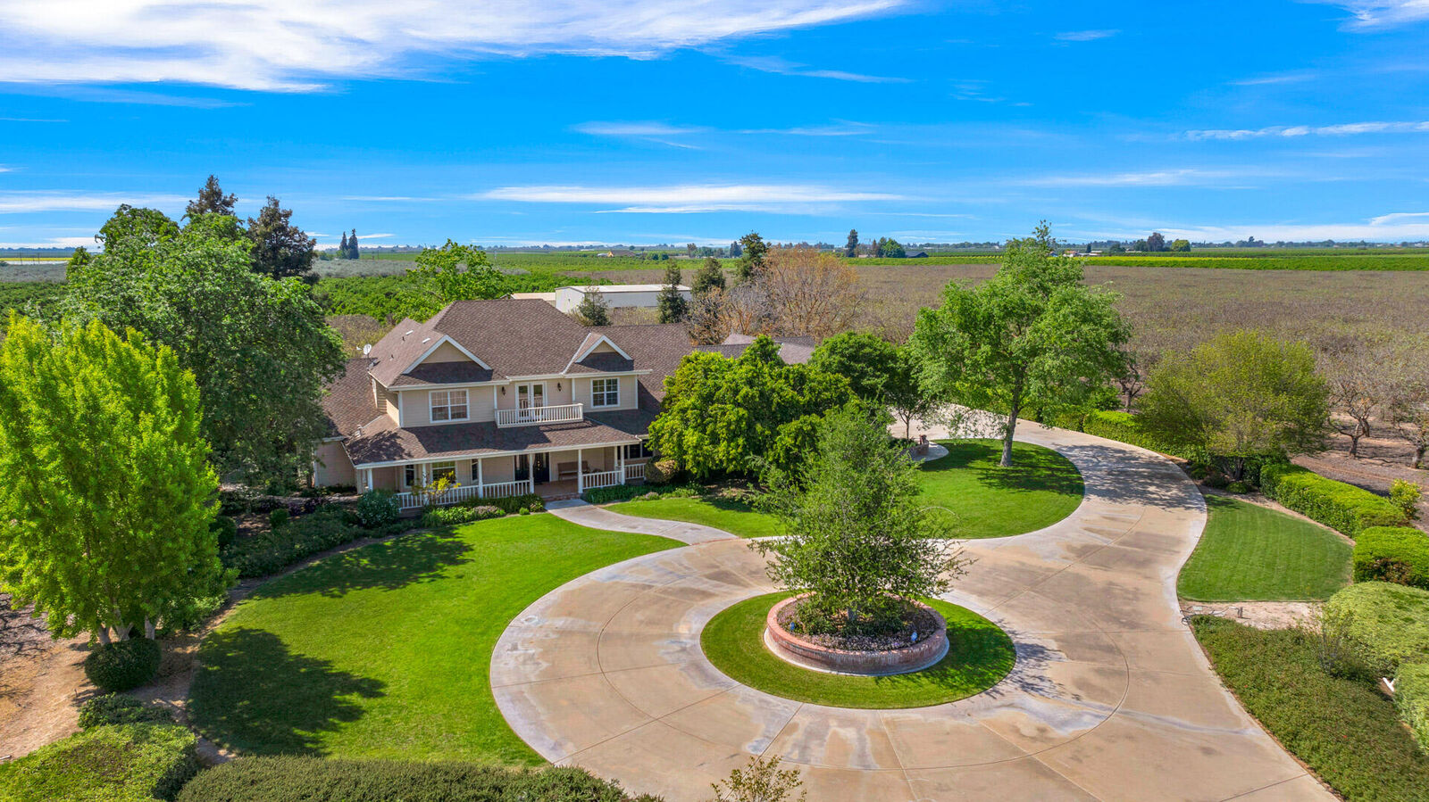 Property Photo: 26349 Road 192 CA 93221