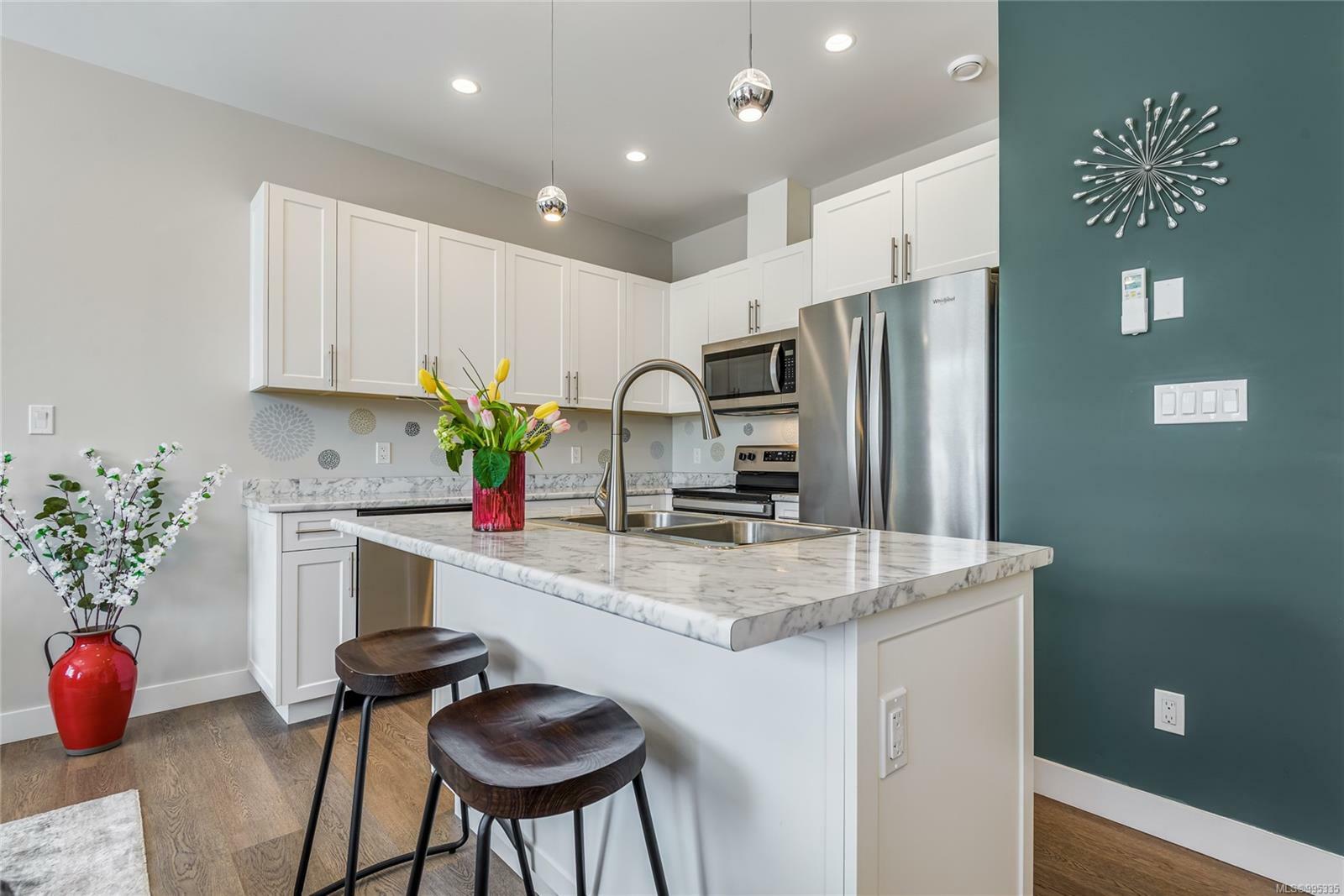 Property Photo: 328 Petersen Rd E BC V9W 3H5