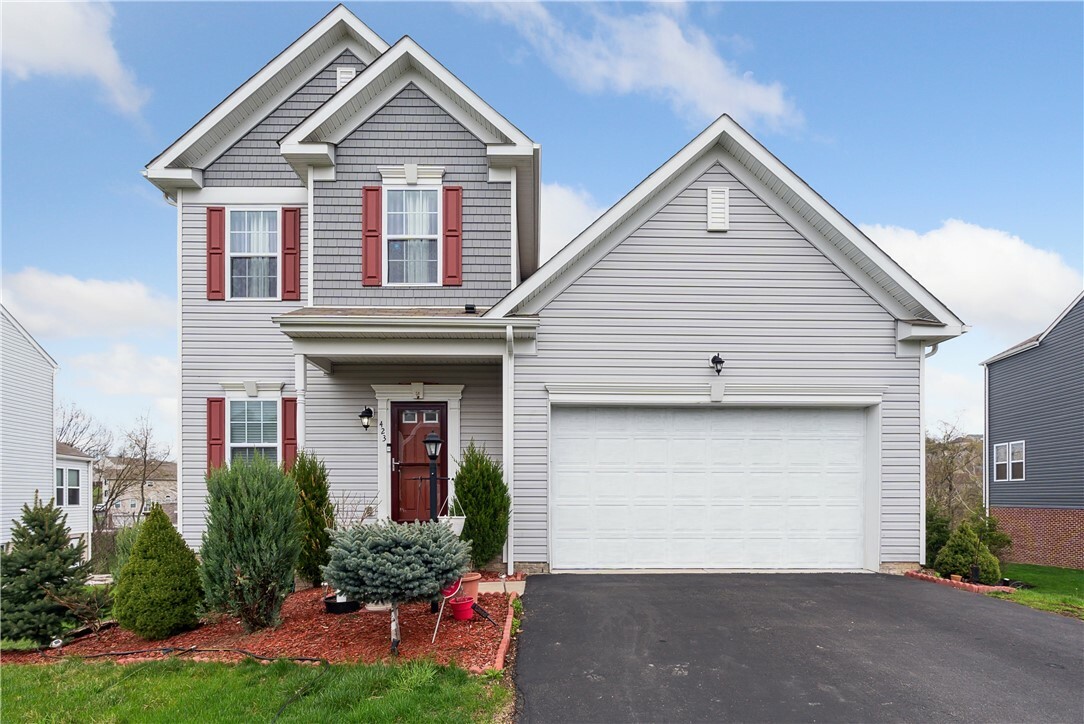 Property Photo: 423 Labrador Ln PA 15025