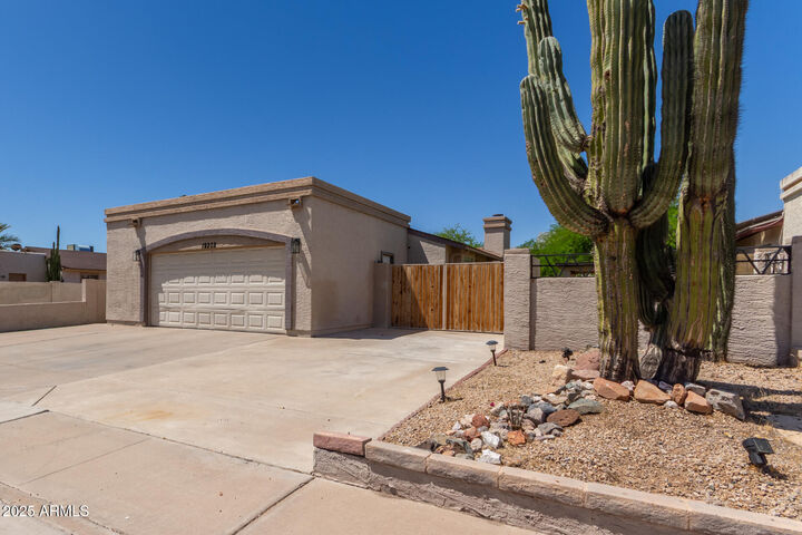 Property Photo: 19202 N 14th Street AZ 85024
