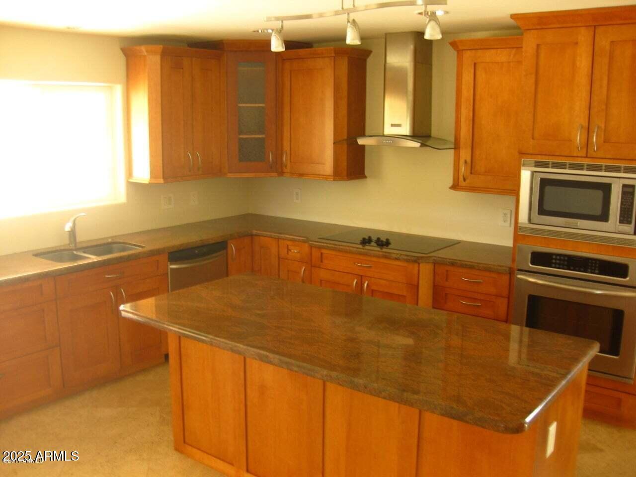 Property Photo: 27239 N 64th Way AZ 85266