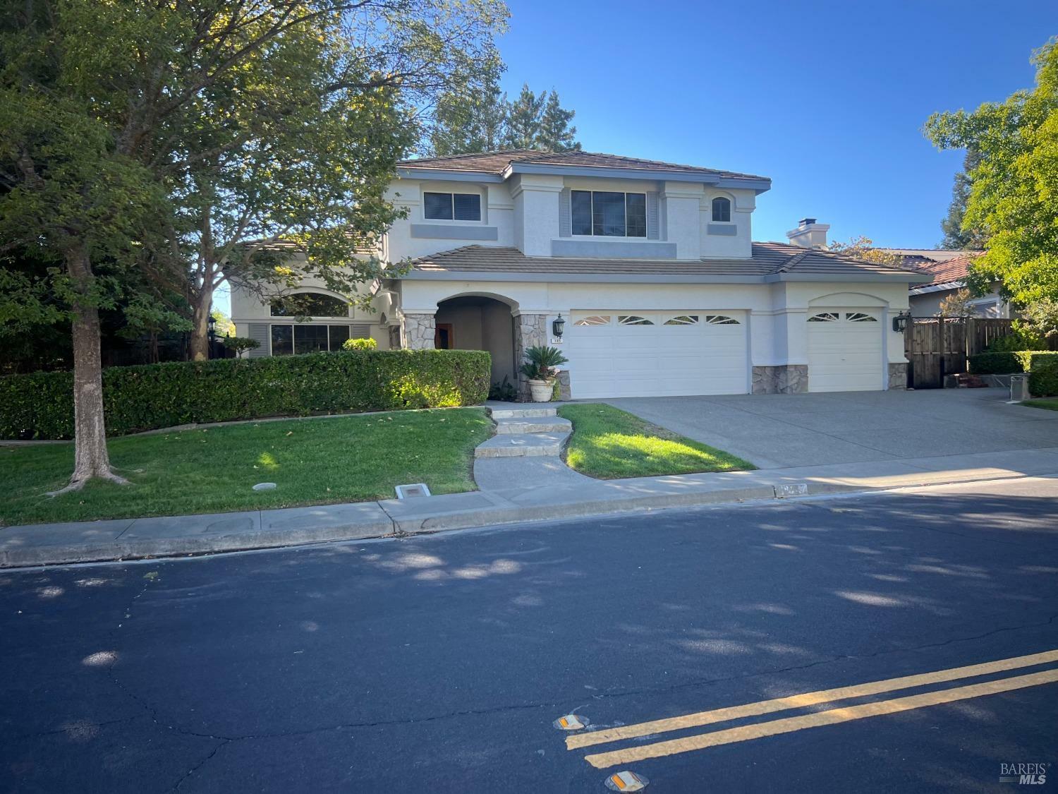 Property Photo: 185 Bristlewood Court CA 95688