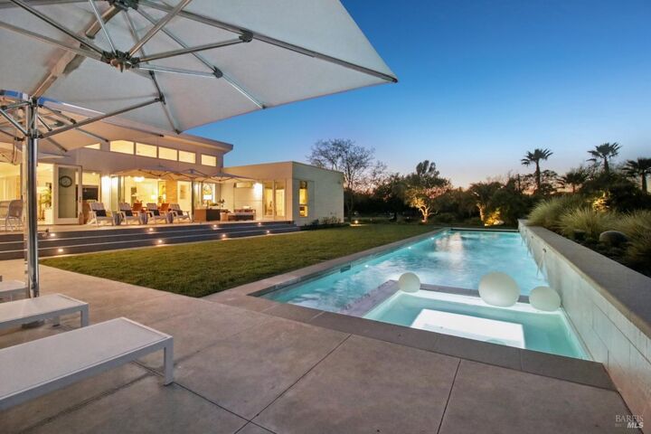 Property Photo:  2560 Knob Hill Road  CA 95476 