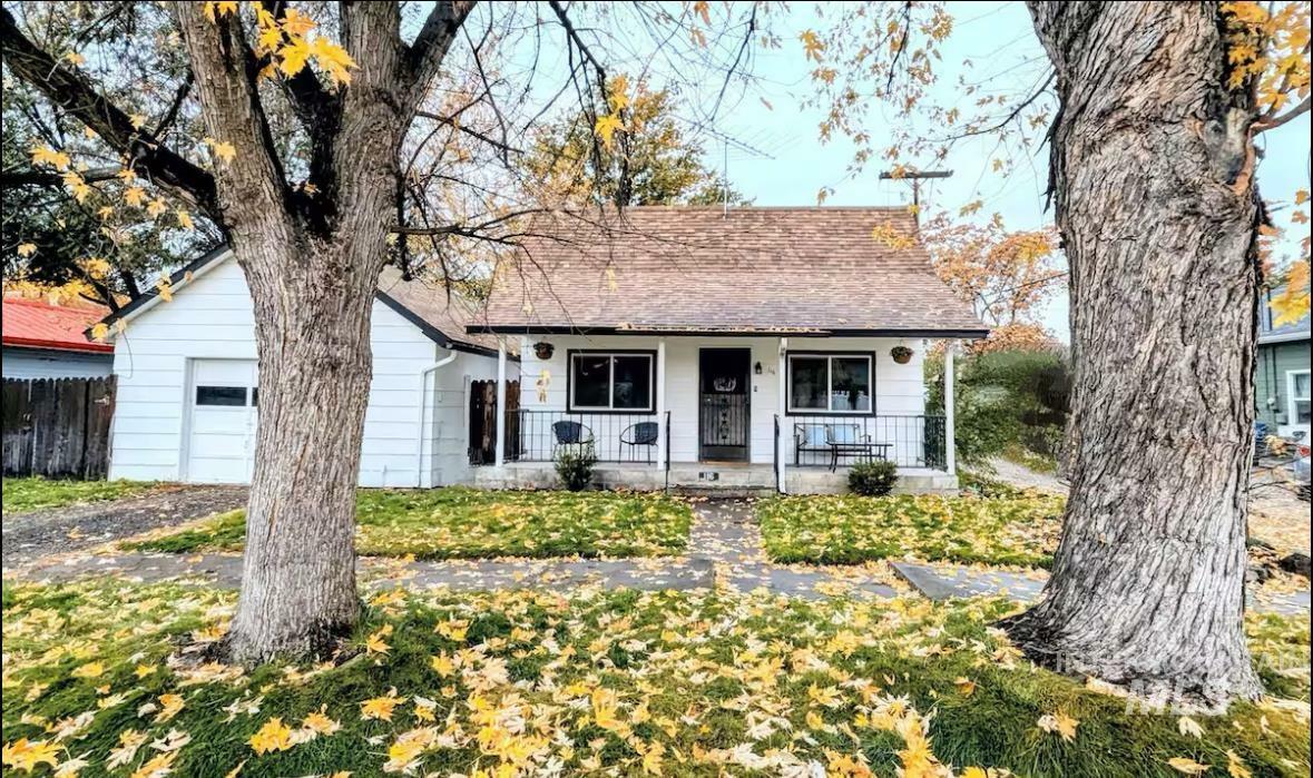 Property Photo: 116 S 10th St ID 83661