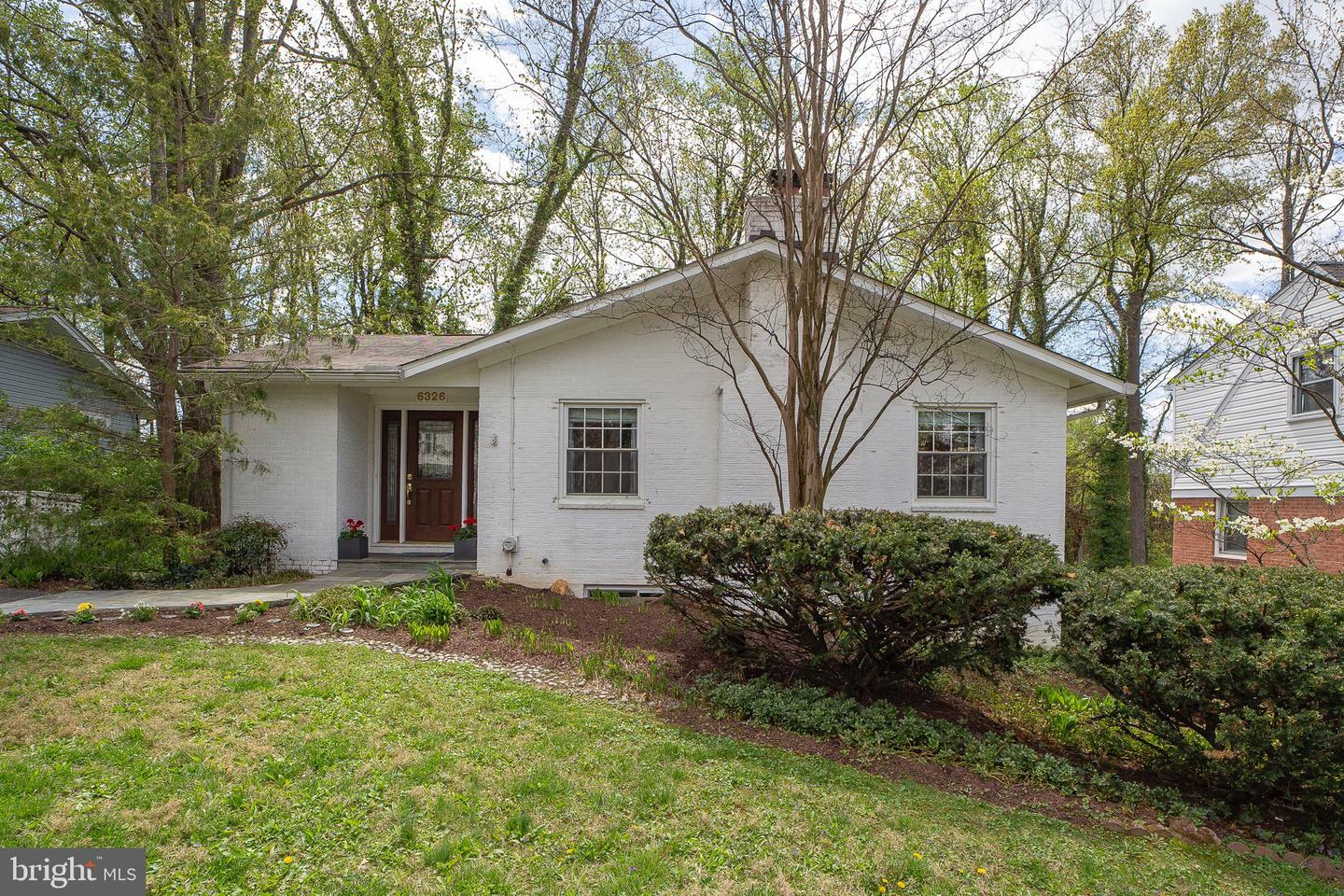 Property Photo: 6326 Rockhurst Road MD 20817