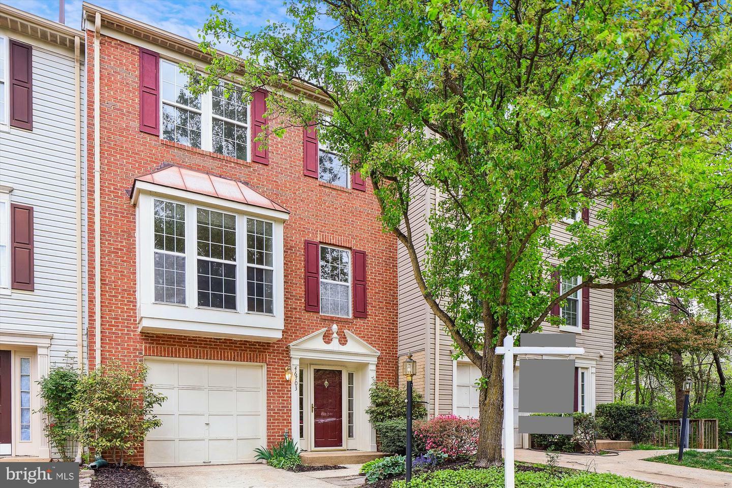 Property Photo: 46703 Cavendish Square VA 20165