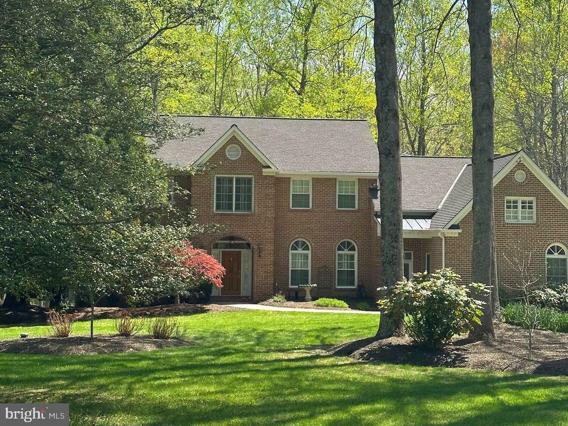 Property Photo: 8390 Sylvan Way VA 20124