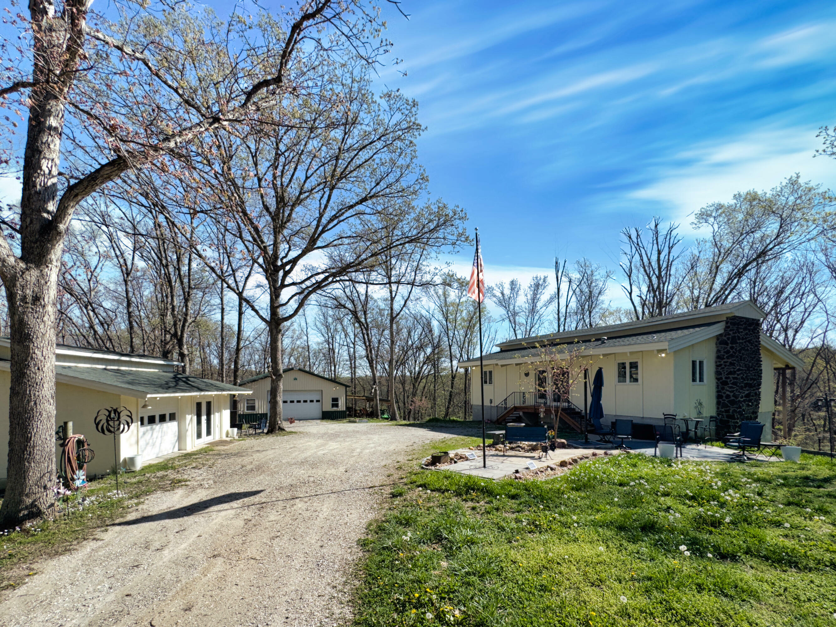 Property Photo: 820 State Route Y MO 65256