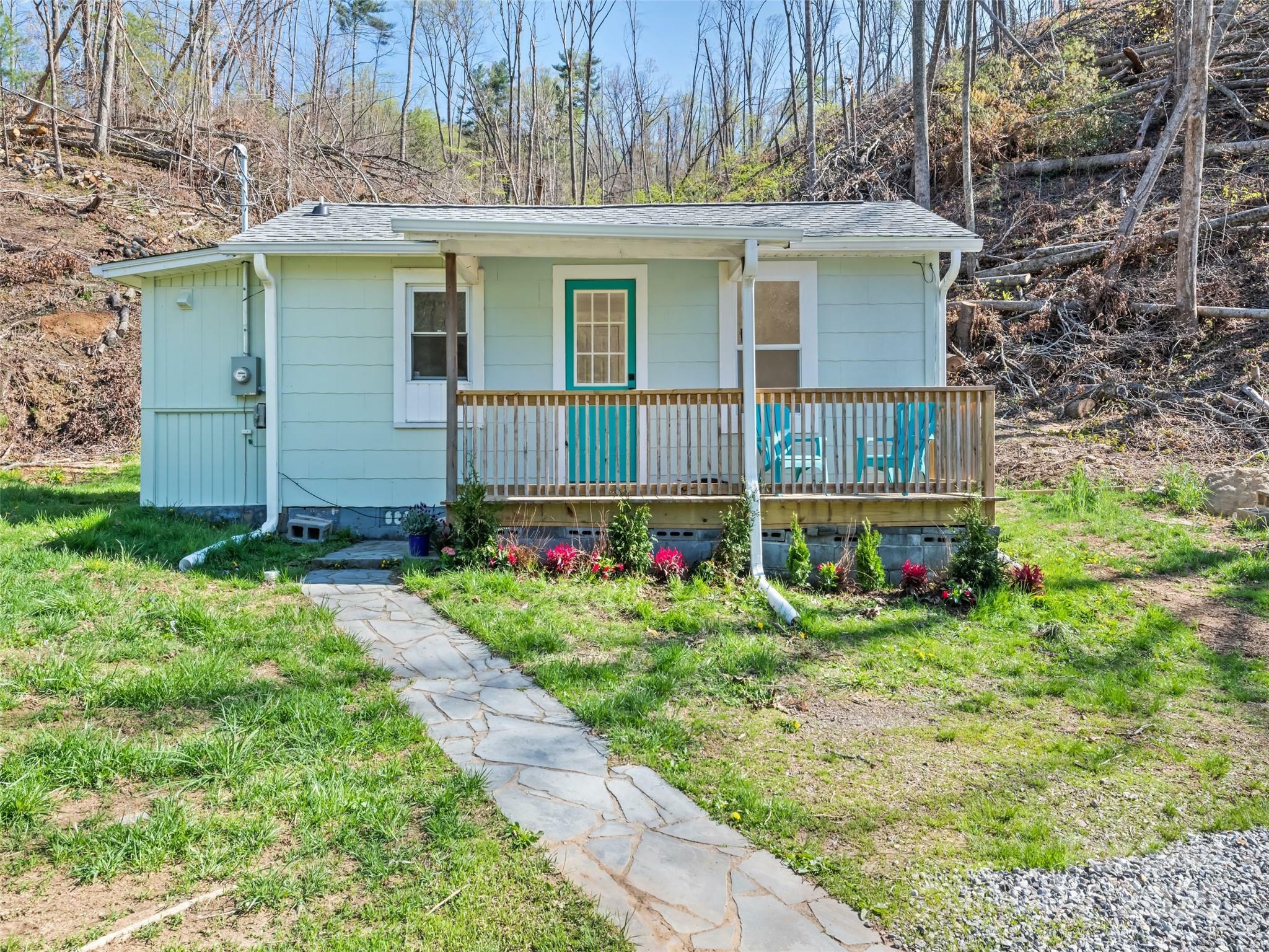 Property Photo: 307 1/2 Baird Cove Road NC 28804