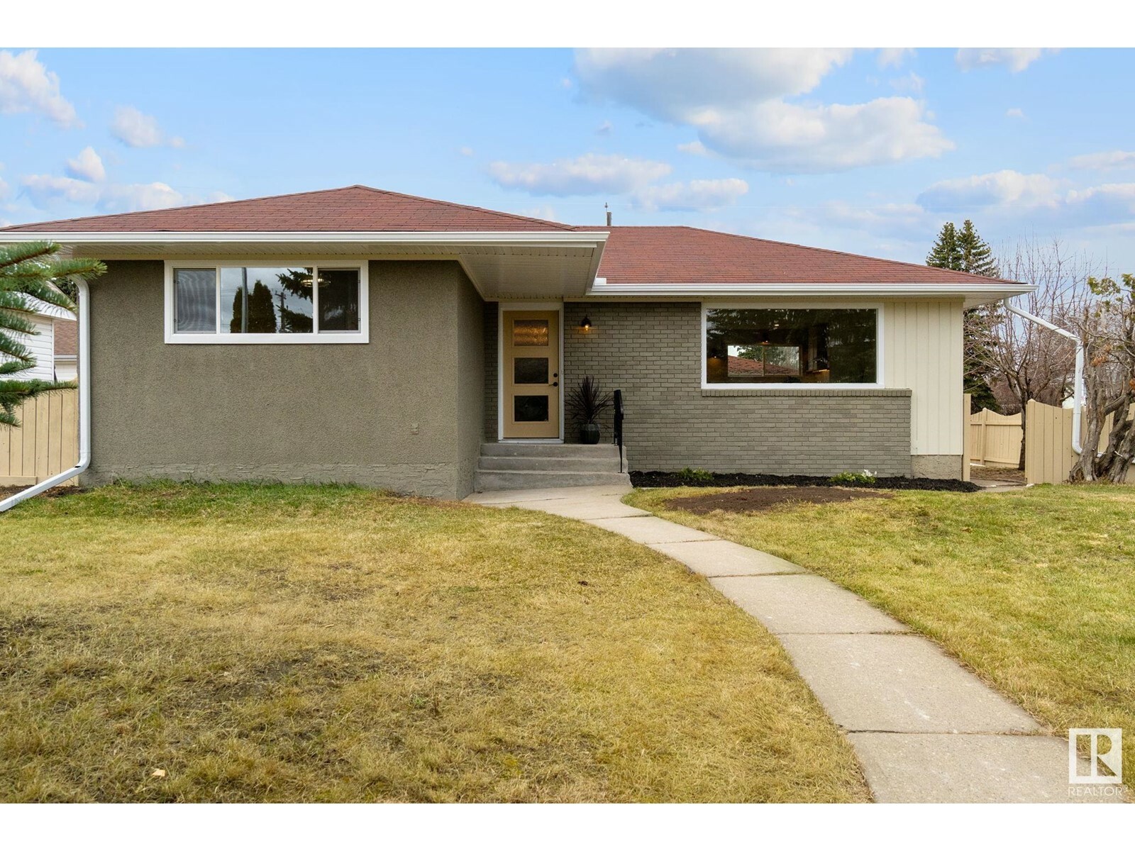 Property Photo: 9444 74 St NW AB T6B 2B4