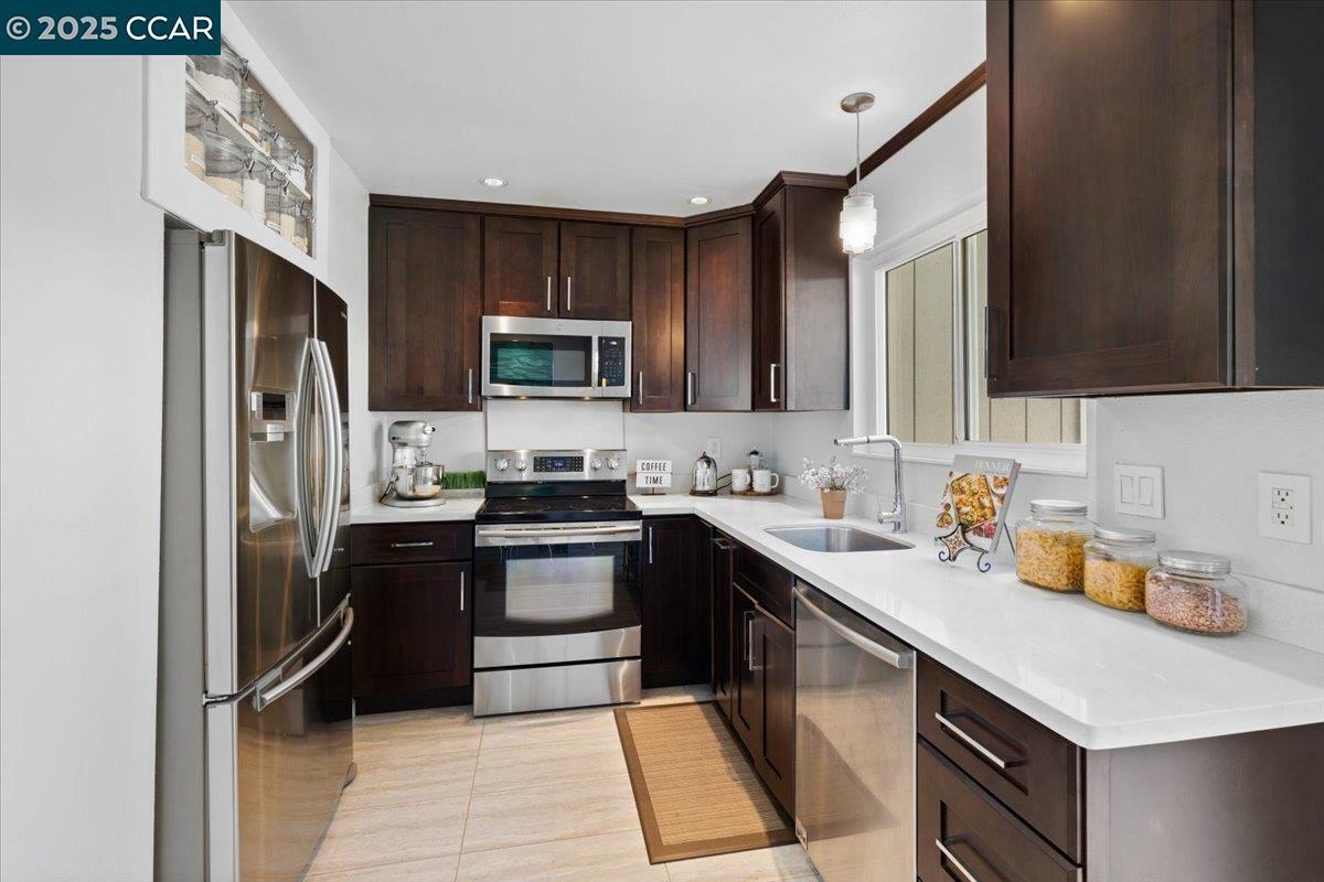 1237 Pine Creek Way B  Concord CA 94520 photo