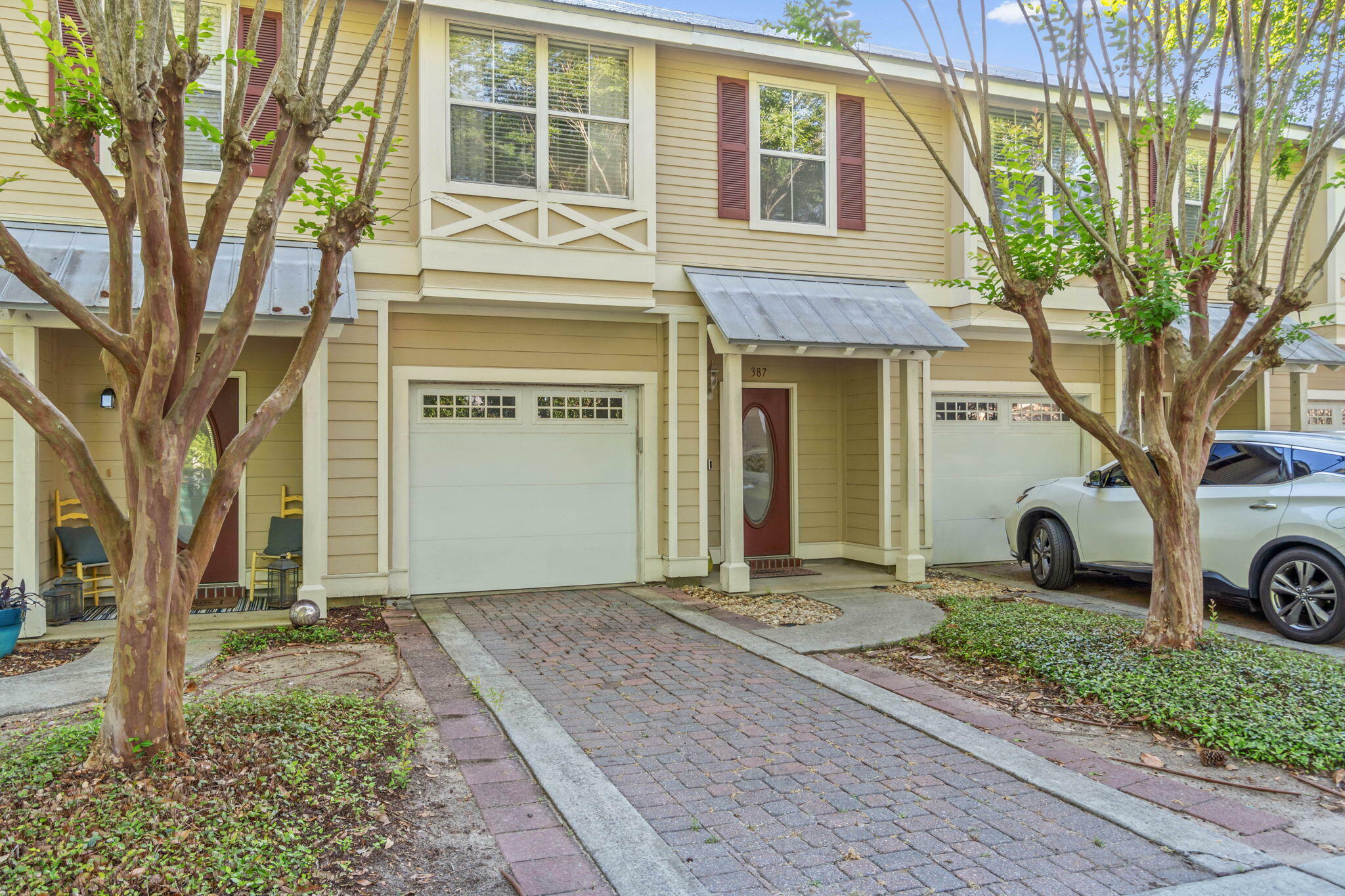 Property Photo: 387 Twin Lakes Lane FL 32541