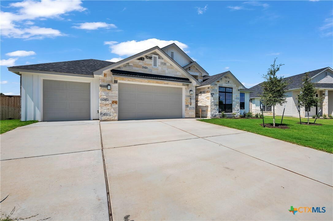 Property Photo: 5038 Fence Line Trail TX 76559