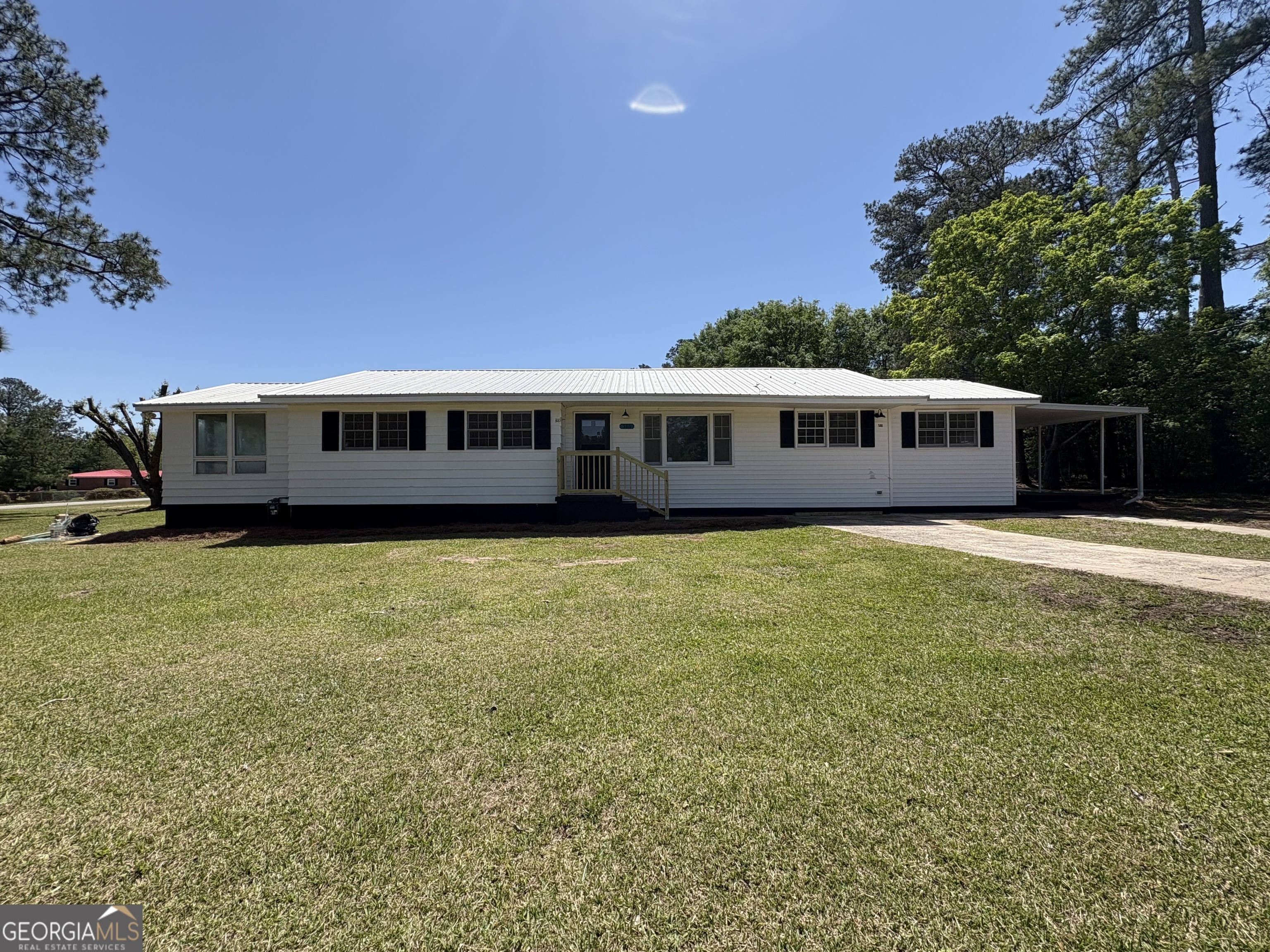 586 Highway 96 E  Jeffersonville GA 31044 photo